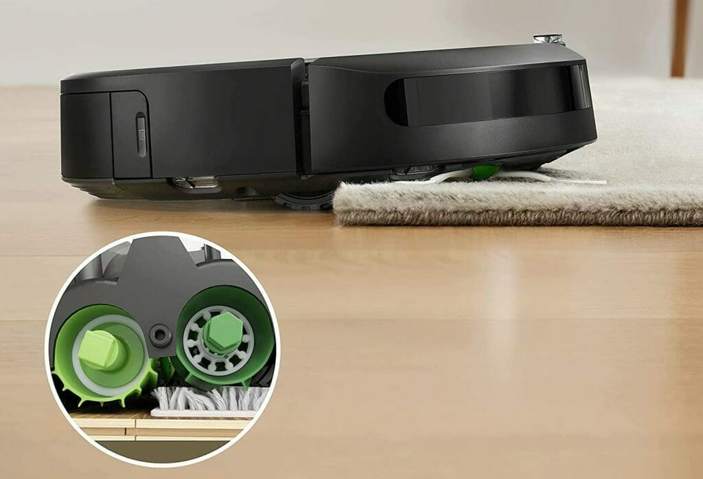 iRobot Roomba i7+ bottom